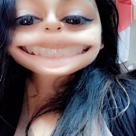 Meet your Posher, Fatima - Picture 1 of 1